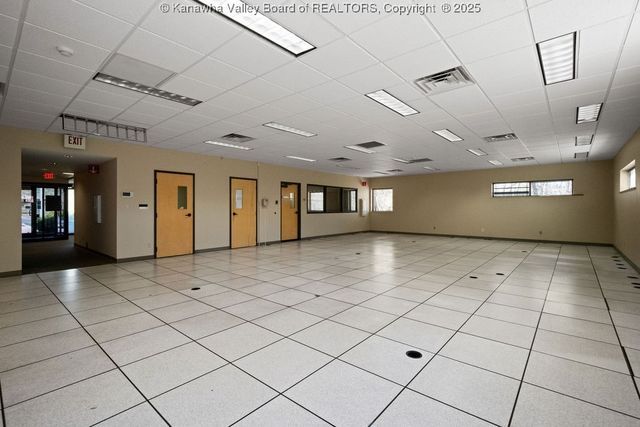 400 Parkway Road, South Charleston, WV 25309