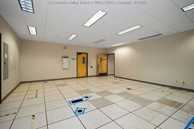 400 Parkway Road, South Charleston, WV 25309