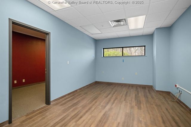 400 Parkway Road, South Charleston, WV 25309