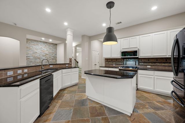 1008 Walsh Hill TRL, Cedar Park, TX 78613