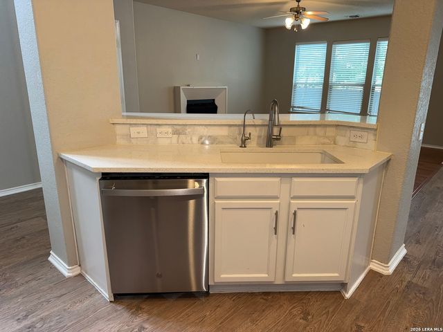 6122 Pecan Tree, San Antonio, TX 78240