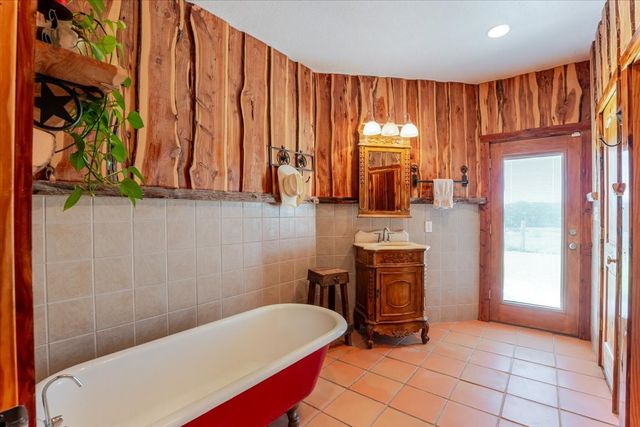 6721 FM 1810, Chico, TX 76431