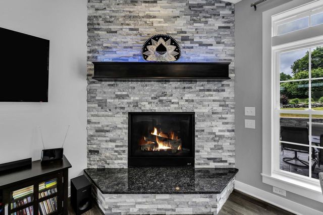1200 Mohican TRAIL, Waukesha, WI 53189