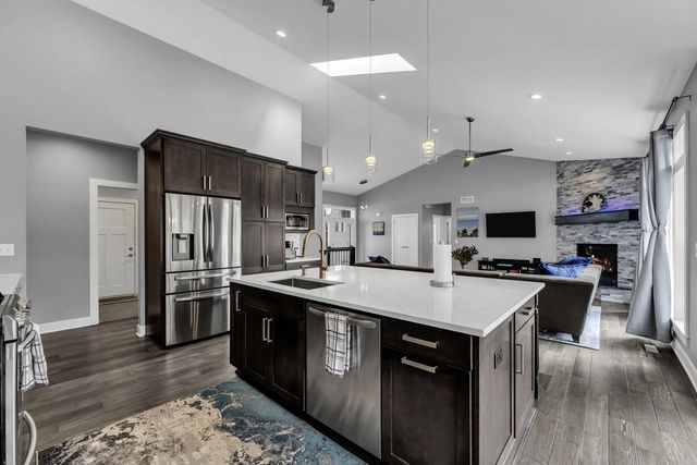 1200 Mohican TRAIL, Waukesha, WI 53189