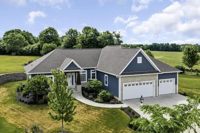 1200 Mohican TRAIL, Waukesha, WI 53189