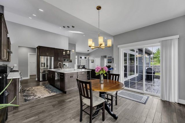 1200 Mohican TRAIL, Waukesha, WI 53189