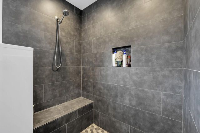 1200 Mohican TRAIL, Waukesha, WI 53189
