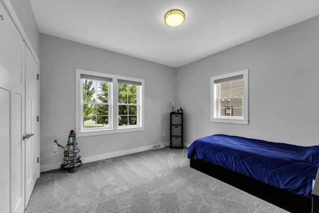 1200 Mohican TRAIL, Waukesha, WI 53189