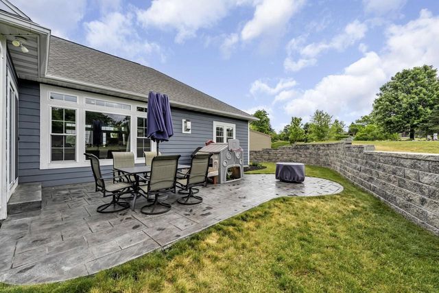 1200 Mohican TRAIL, Waukesha, WI 53189
