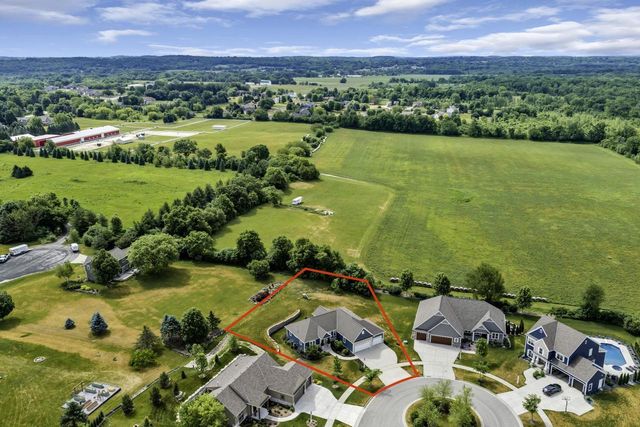 1200 Mohican TRAIL, Waukesha, WI 53189