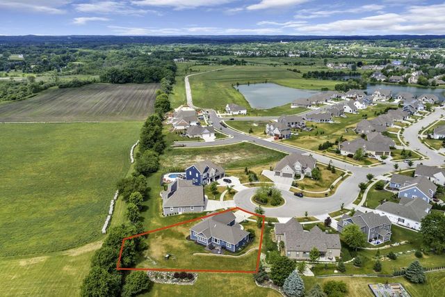 1200 Mohican TRAIL, Waukesha, WI 53189