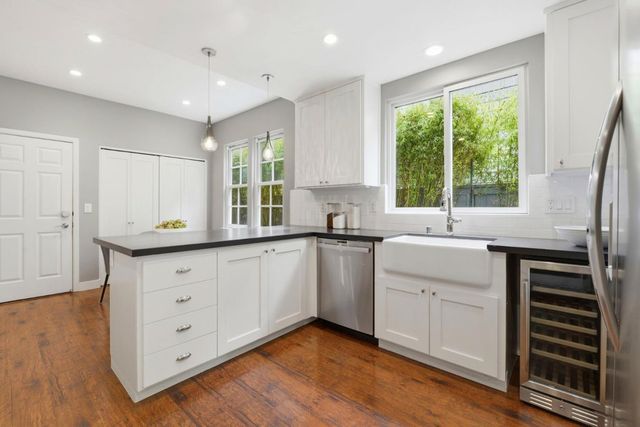 91 Waterside Circle, Redwood City, CA 94065