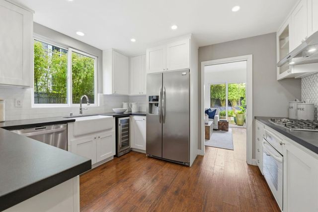 91 Waterside Circle, Redwood City, CA 94065