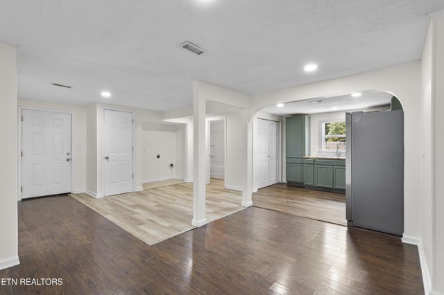 1716 Beaumont Ave, Knoxville, TN 37921