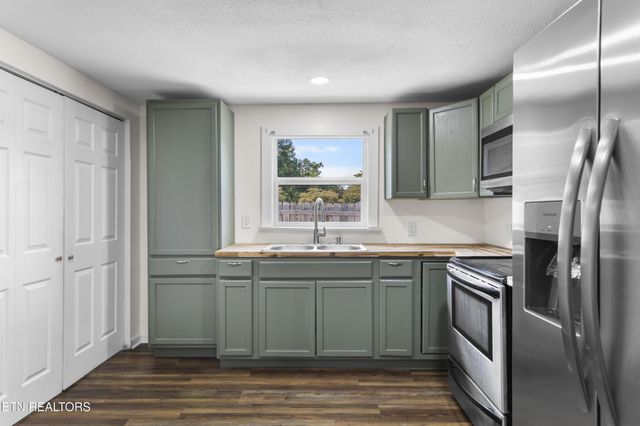 1716 Beaumont Ave, Knoxville, TN 37921