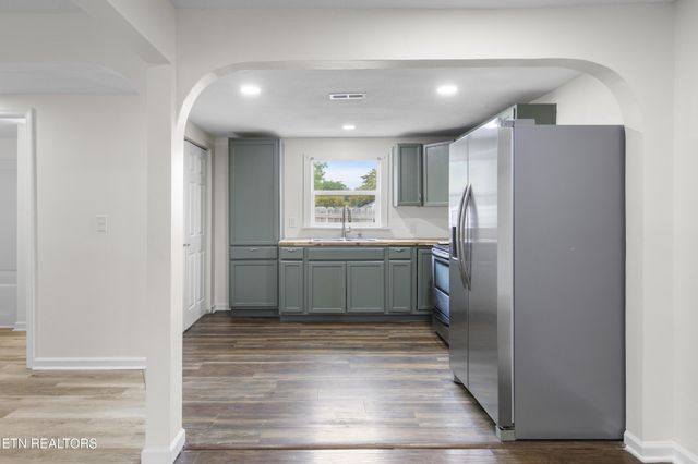 1716 Beaumont Ave, Knoxville, TN 37921