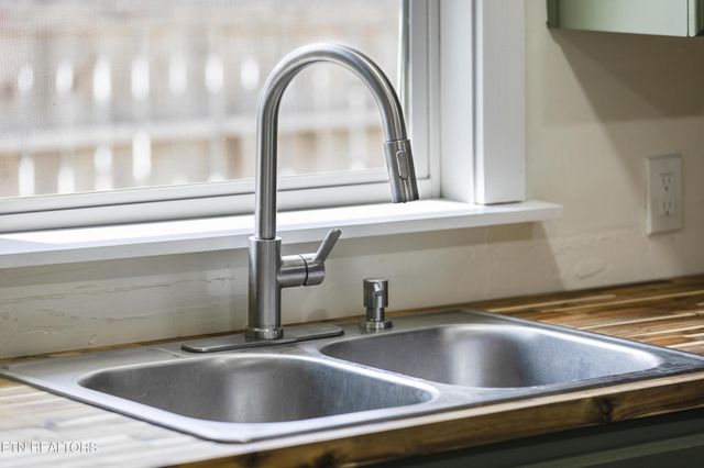 1716 Beaumont Ave, Knoxville, TN 37921