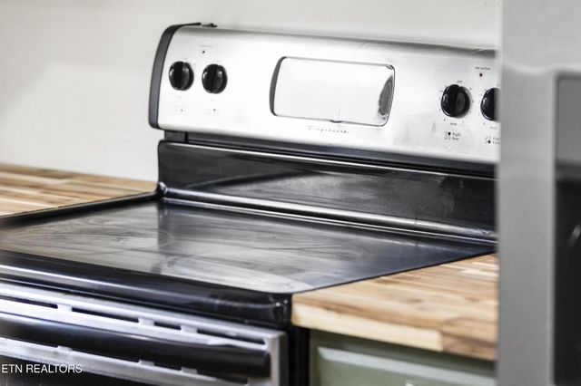 1716 Beaumont Ave, Knoxville, TN 37921