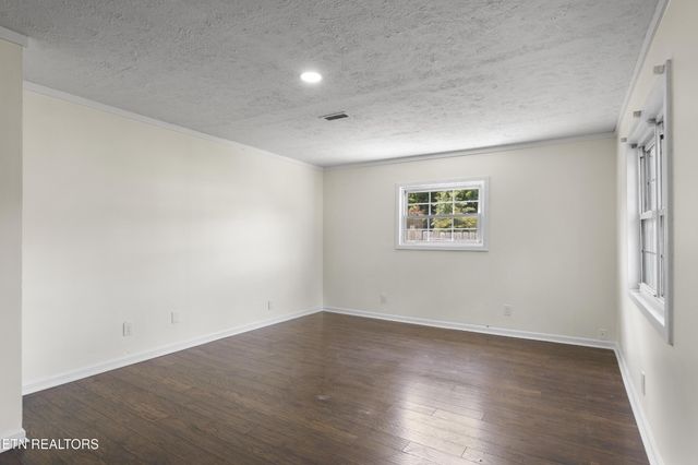 1716 Beaumont Ave, Knoxville, TN 37921