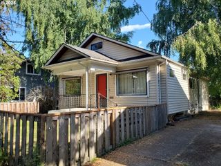 4623 Se DIVISION St, Portland, OR 97206