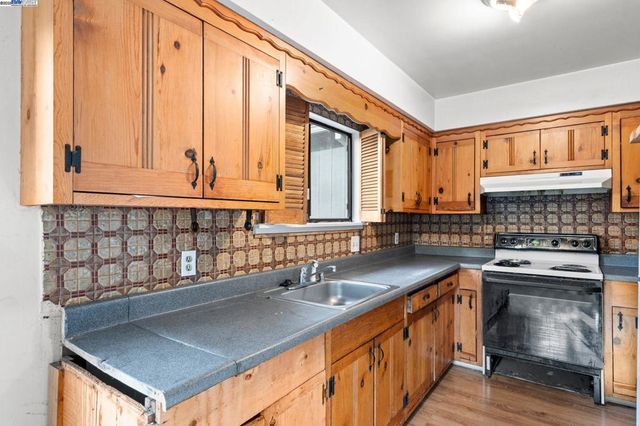 4801 Fair Ave, Oakland, CA 94619