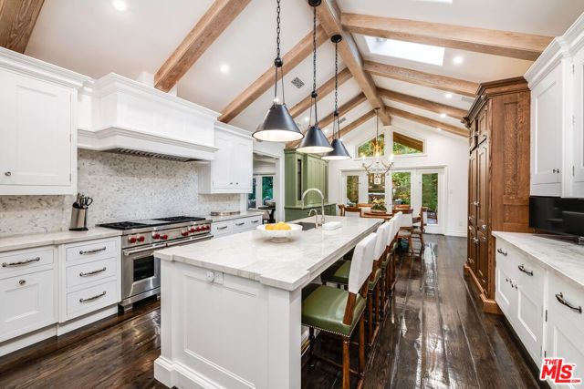 19012 Dorlon Drive, Tarzana (los Angeles), CA 91356