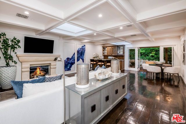 19012 Dorlon Drive, Tarzana (los Angeles), CA 91356