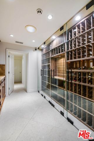 19012 Dorlon Drive, Tarzana (los Angeles), CA 91356