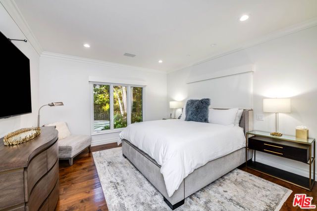 19012 Dorlon Drive, Tarzana (los Angeles), CA 91356