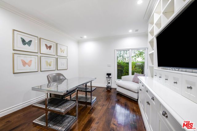 19012 Dorlon Drive, Tarzana (los Angeles), CA 91356