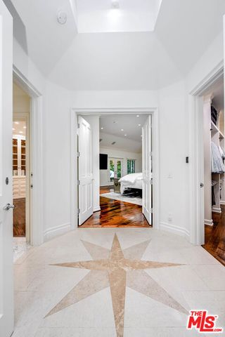 19012 Dorlon Drive, Tarzana (los Angeles), CA 91356