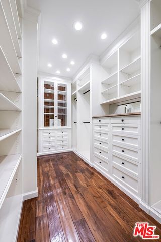 19012 Dorlon Drive, Tarzana (los Angeles), CA 91356