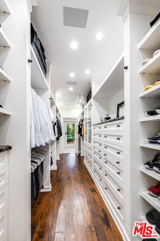 19012 Dorlon Drive, Tarzana (los Angeles), CA 91356