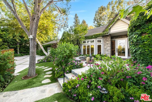 19012 Dorlon Drive, Tarzana (los Angeles), CA 91356