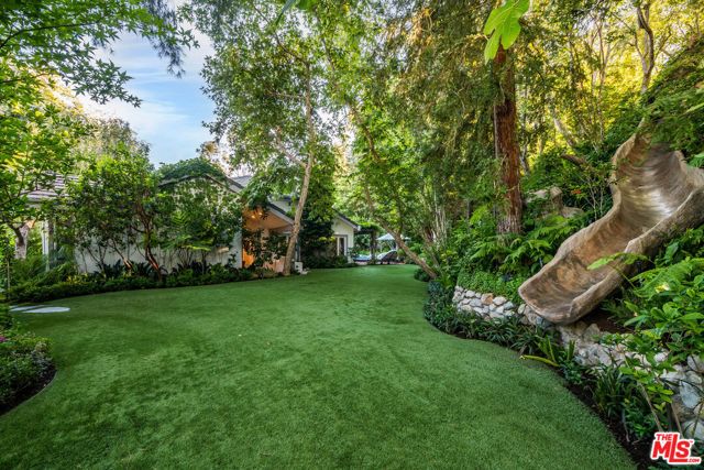 19012 Dorlon Drive, Tarzana (los Angeles), CA 91356