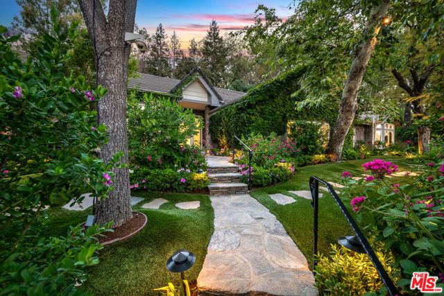19012 Dorlon Drive, Tarzana (los Angeles), CA 91356