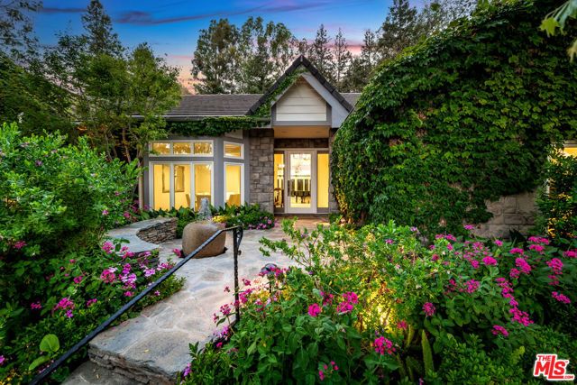 19012 Dorlon Drive, Tarzana (los Angeles), CA 91356