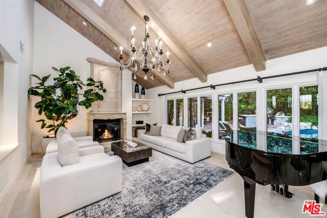 19012 Dorlon Drive, Tarzana (los Angeles), CA 91356
