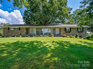 134 Lone Oak Drive, Clyde, NC 28721