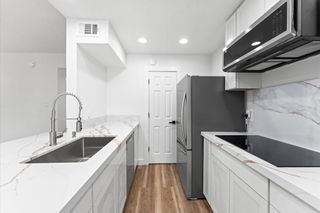 17331 Red Oak Drive 14, Houston, TX 77090