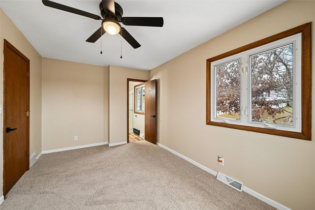 3632 Lynbrook Drive NE, Cedar Rapids, IA 52402