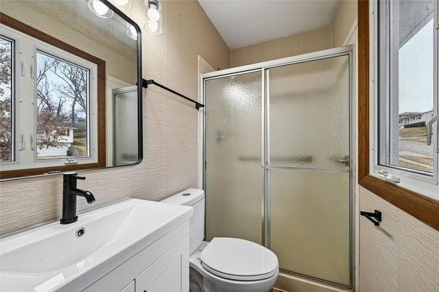 3632 Lynbrook Drive NE, Cedar Rapids, IA 52402