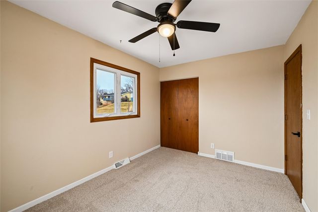 3632 Lynbrook Drive NE, Cedar Rapids, IA 52402