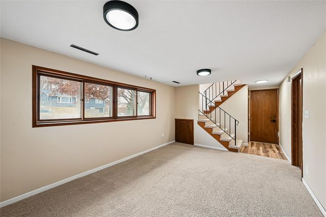 3632 Lynbrook Drive NE, Cedar Rapids, IA 52402