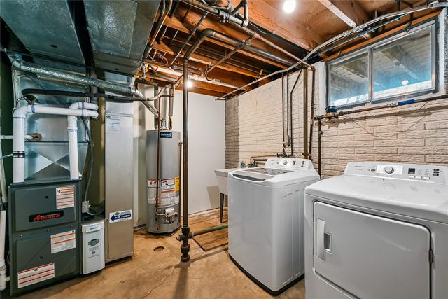 3632 Lynbrook Drive NE, Cedar Rapids, IA 52402