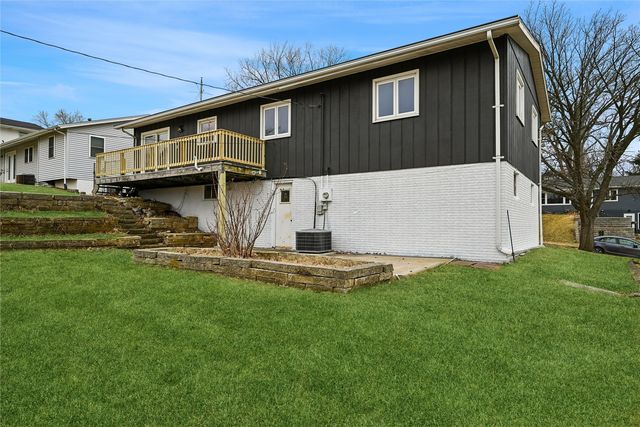 3632 Lynbrook Drive NE, Cedar Rapids, IA 52402