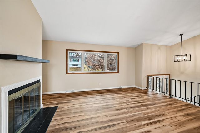 3632 Lynbrook Drive NE, Cedar Rapids, IA 52402