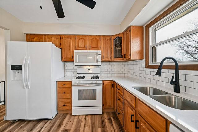 3632 Lynbrook Drive NE, Cedar Rapids, IA 52402