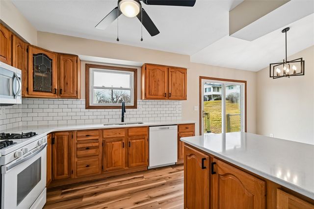 3632 Lynbrook Drive NE, Cedar Rapids, IA 52402