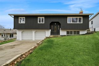 3632 Lynbrook Drive NE, Cedar Rapids, IA 52402